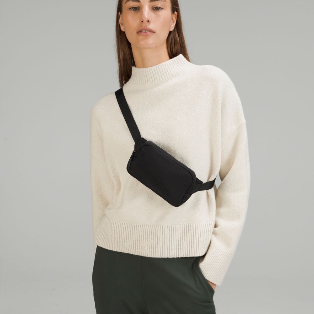 Lululemon Mini Belt Bag - Picture 3 of 11